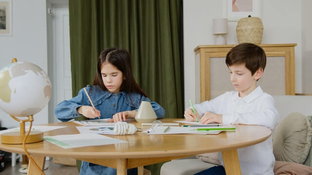 Hacer dibujos en las actividades de cuaresma para niños
