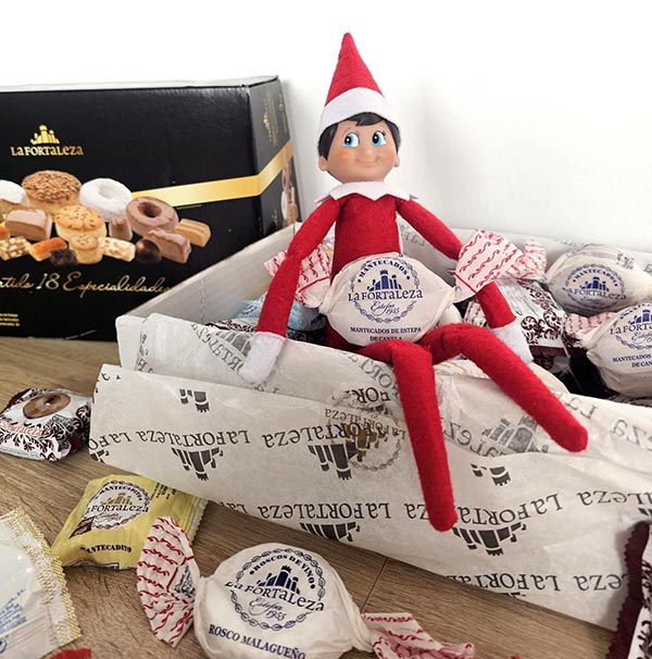 idea de travesura para el elfo navideño