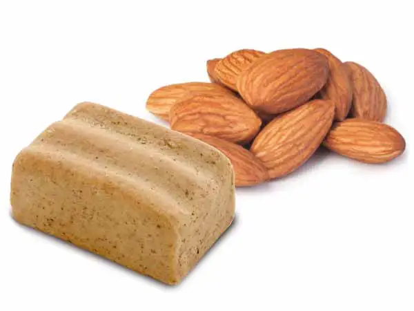 Deseada de Almendra con almendras